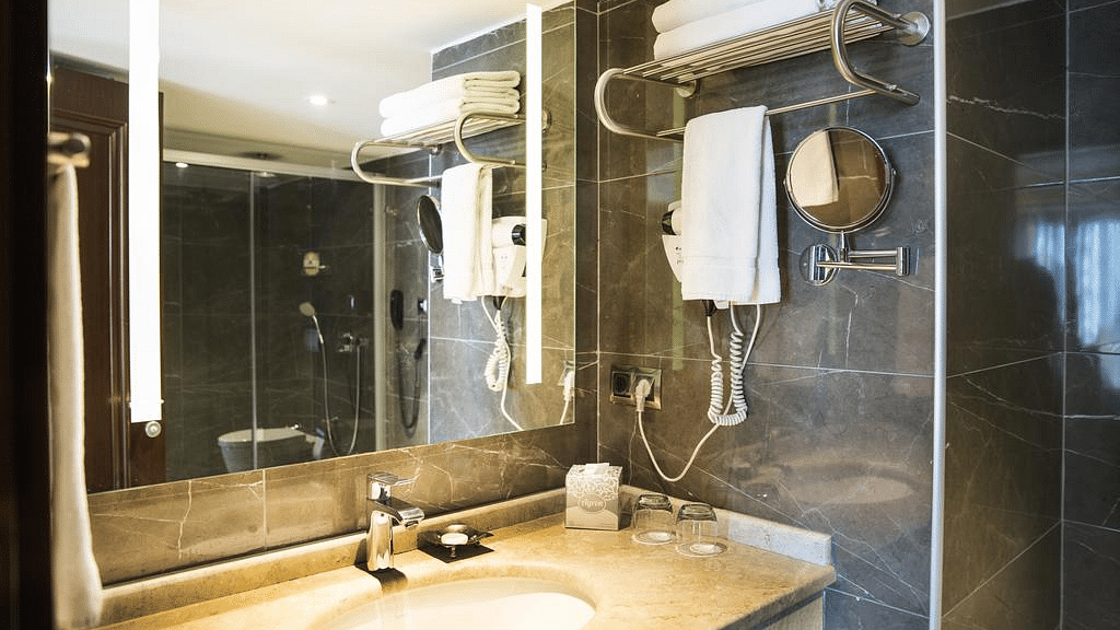 Istanbul Grand Aras Hotel & Suites centre deals