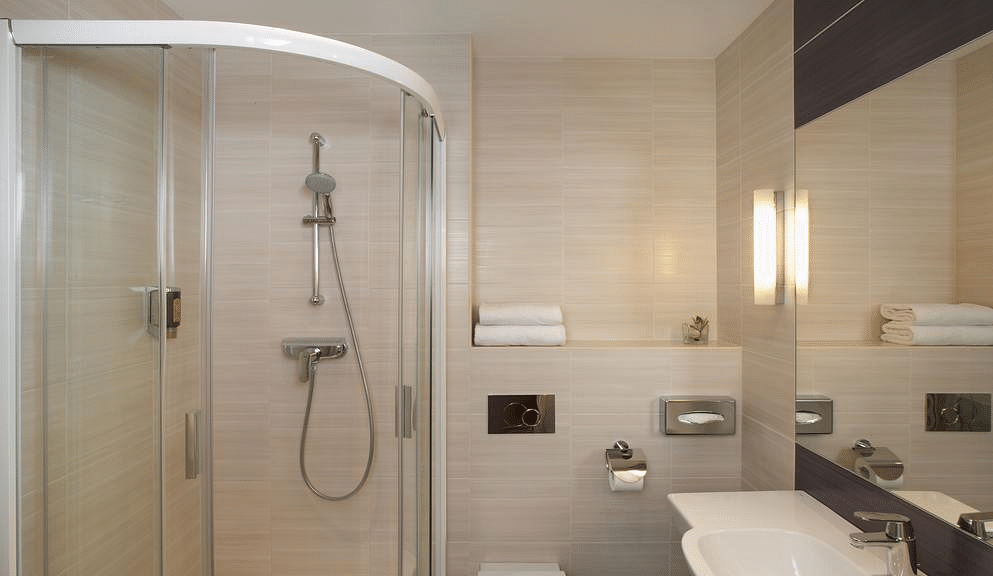 Warsaw Hotel Metropol on the beach offers