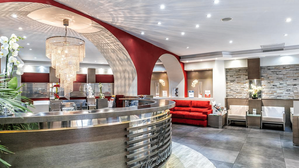Nice Hotel De Suède with Bed and Breakfast offers