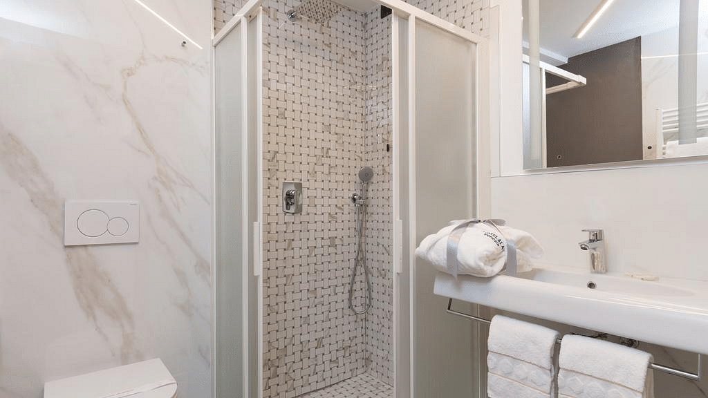 Venice Hotel Ala (Adults Recom'd) on the beach offers