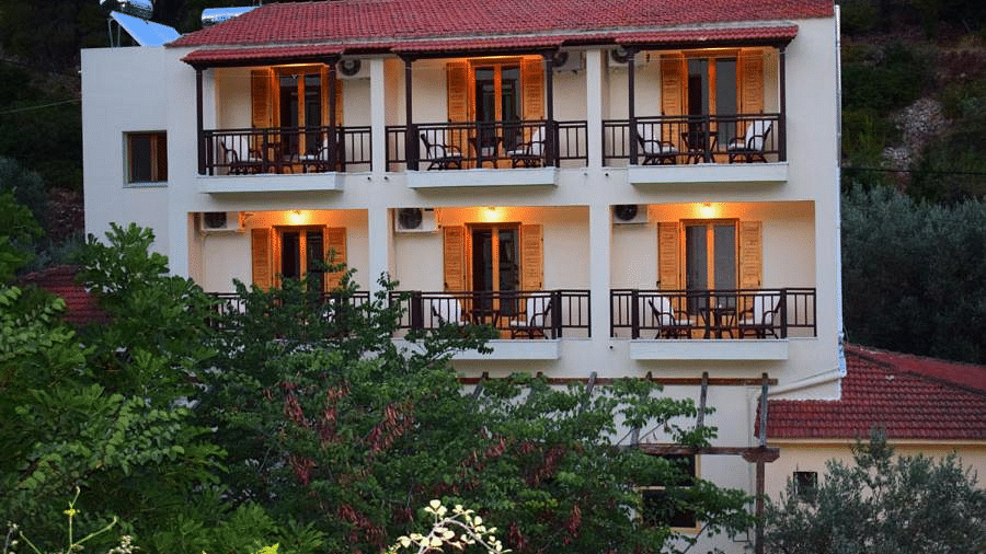 Alonnisos Pension Oasis with Bed and Breakfast offers