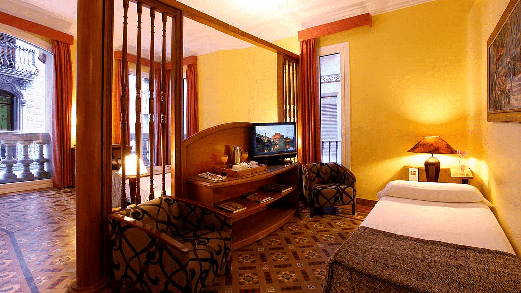 Barcelona Hotel Nouvel All inclusive offers