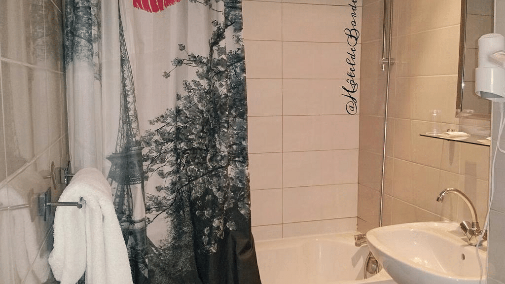 Париж Hotel De Bordeaux  с полупансионом спецпредложения