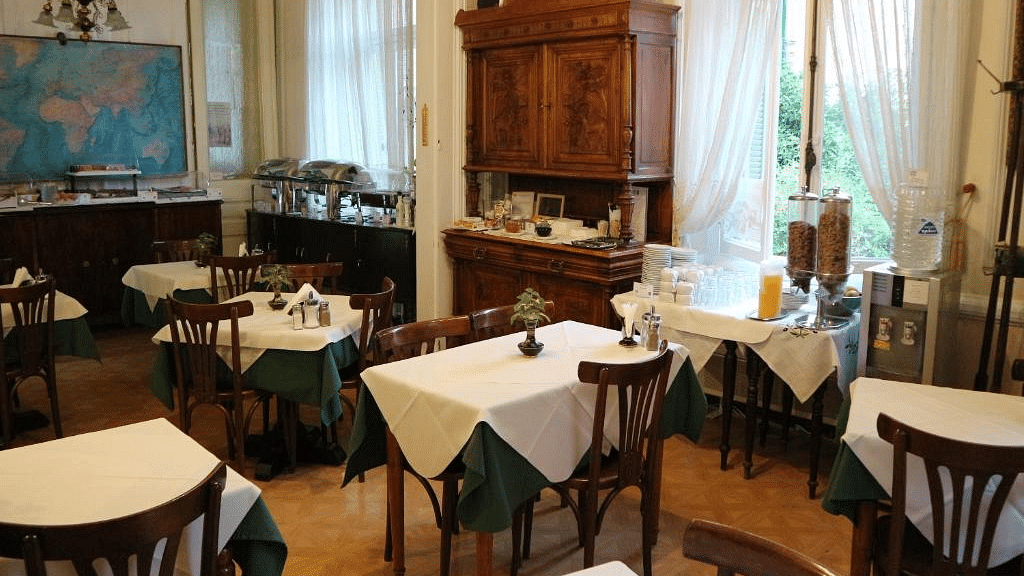 Athens Acropolis house with Bed and Breakfast offers