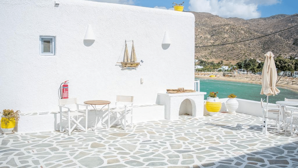 Ios Gorgona with Bed and Breakfast offers