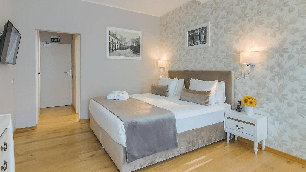 Bucharest New Era Hotel with Bed and Breakfast deals